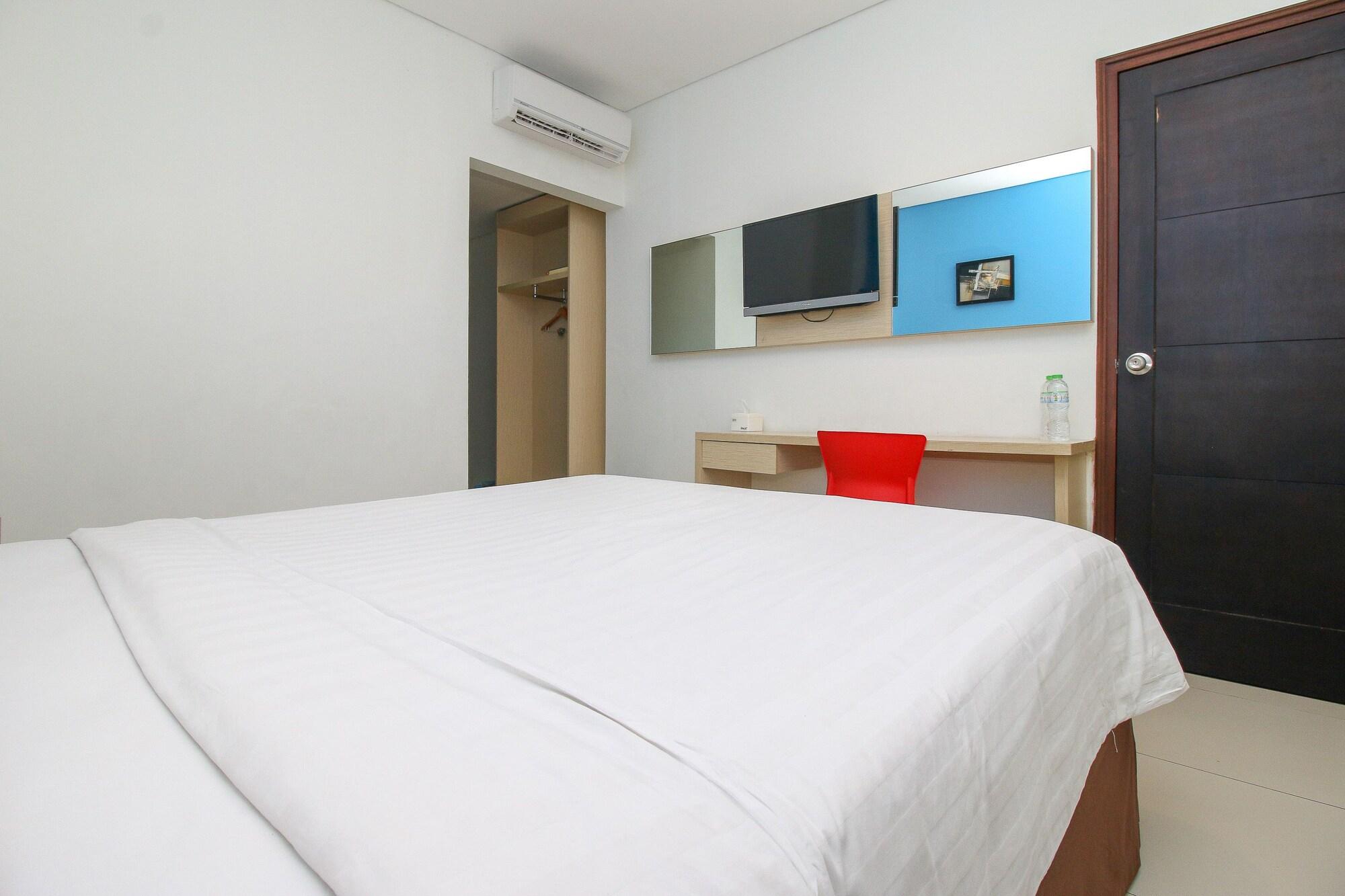 Pratama Hotel & Convention Матарам Экстерьер фото