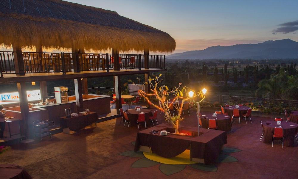 Pratama Hotel & Convention Матарам Экстерьер фото