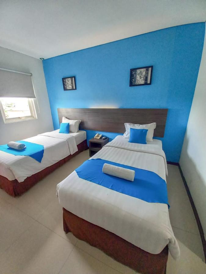 Pratama Hotel & Convention Матарам Экстерьер фото