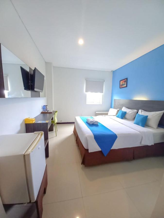 Pratama Hotel & Convention Матарам Экстерьер фото