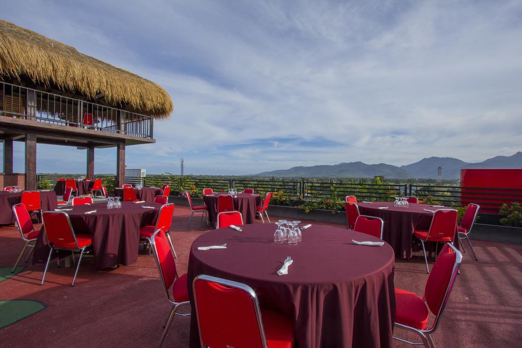 Pratama Hotel & Convention Матарам Экстерьер фото