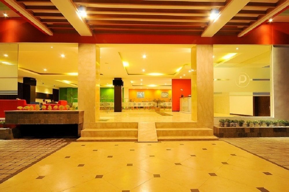 Pratama Hotel & Convention Матарам Экстерьер фото